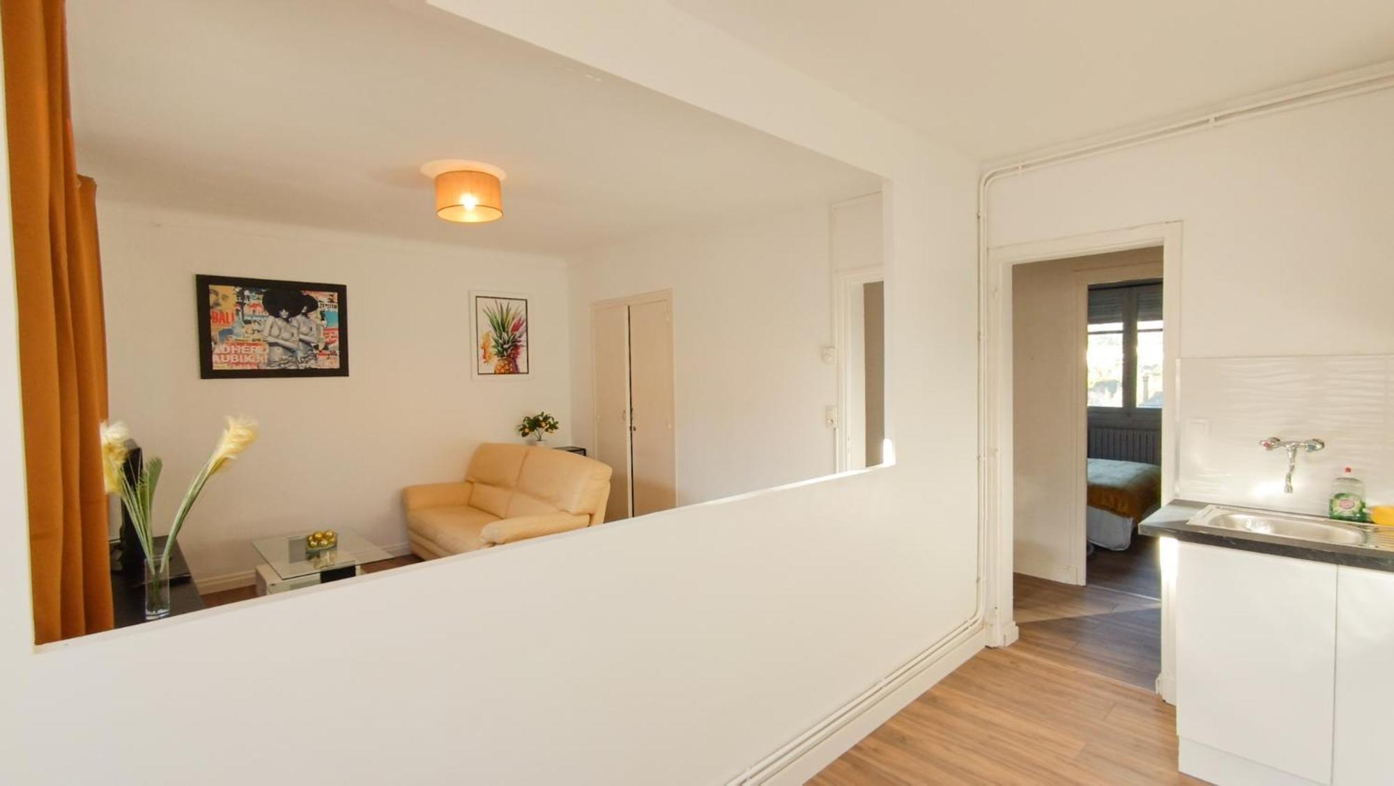Foucault - Appartements - Au Coeur De Lurdy Exteriér fotografie
