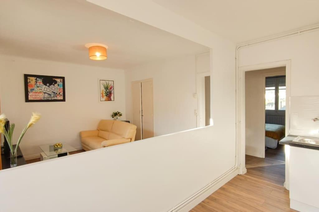 Foucault - Appartements - Au Coeur De Lurdy Exteriér fotografie