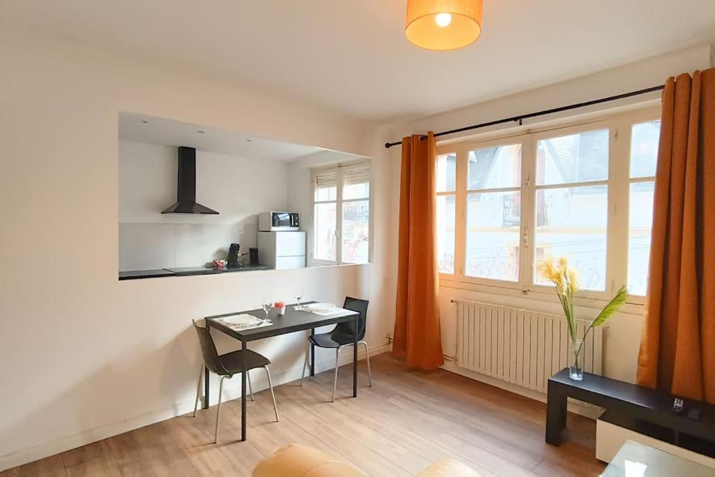Foucault - Appartements - Au Coeur De Lurdy Exteriér fotografie